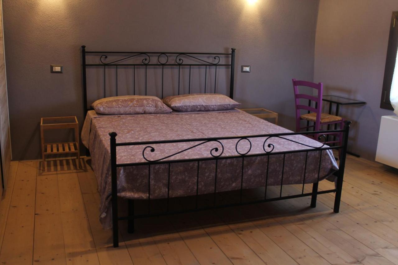Sa Domu Beccia B&B Uras Exterior foto