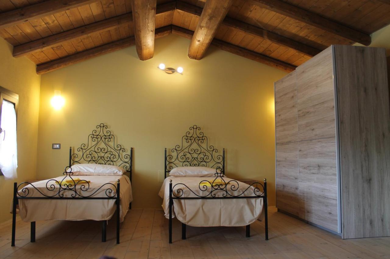 Sa Domu Beccia B&B Uras Exterior foto
